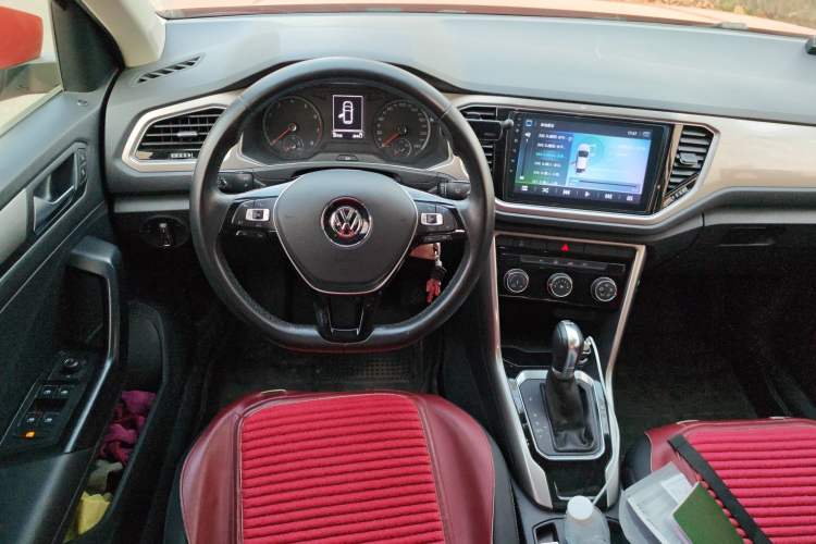 Used Volkswagen T-ROC 2018 230TSI DSG Two-Wheel Drive Advanced Version China V Standard Steering Wheel