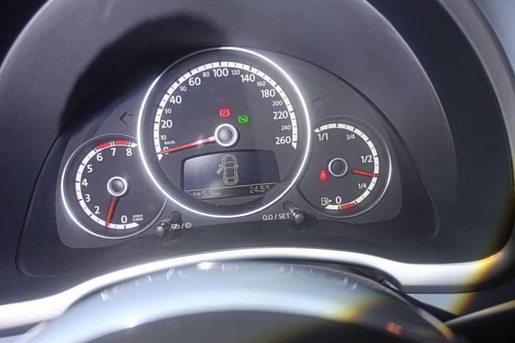 Used Volkswagen Beetle 2013 1.4 TSI Comfort Model Instrument Cluster