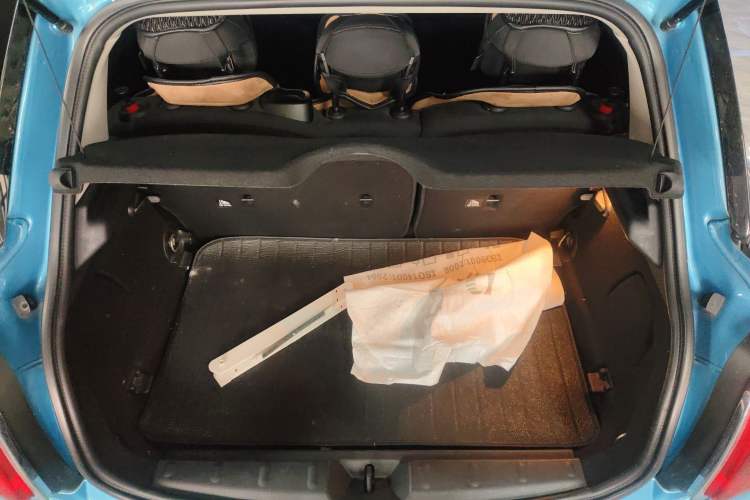 Used MINI 2015 1.5T COOPER Fun Five-Door Edition Trunk