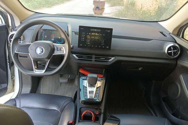 Used BYD Yuan New Energy 2019 EV535 Smart Connect Trendsetting Model Interior 2