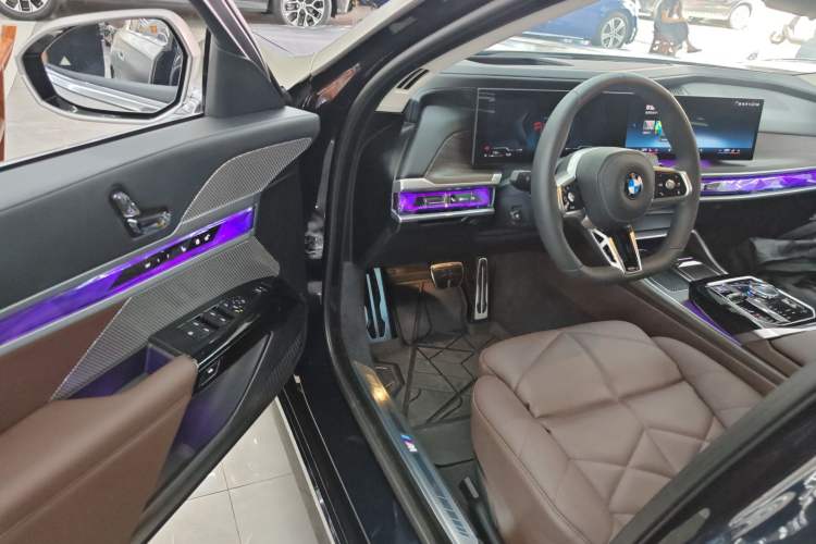 Used BMW 7 Series 2023 740Li Leading Model M Sport Package Driver Seat