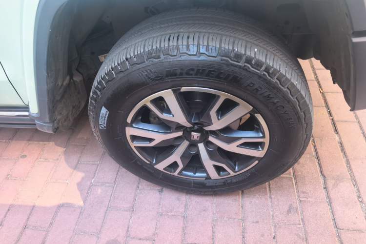 Used Tank 300 2023 City Edition 2.0T—Stylish as Ever Right Front Wheel Hub