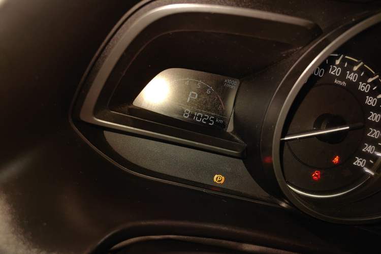 Used Mazda 3 Axela 2017 Sedan 1.5L Automatic Luxury Model Emission Standard China V
