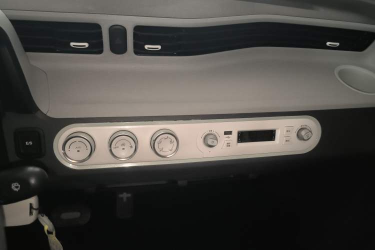 Used Wuling Hongguang MINIEV 2021 Macaron Fashion Model Lithium Iron Phosphate Audio And AC Panel