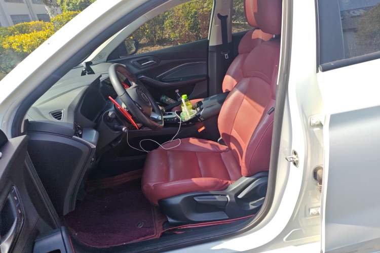 Used MG 5 2022 300TGI DCT Chao Yue Luxury Edition