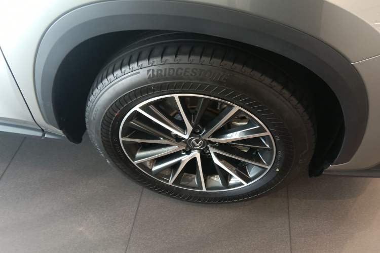 Used Lexus NX 2023 350h Front-Wheel-Drive Chuan Yue Edition Exterior 4