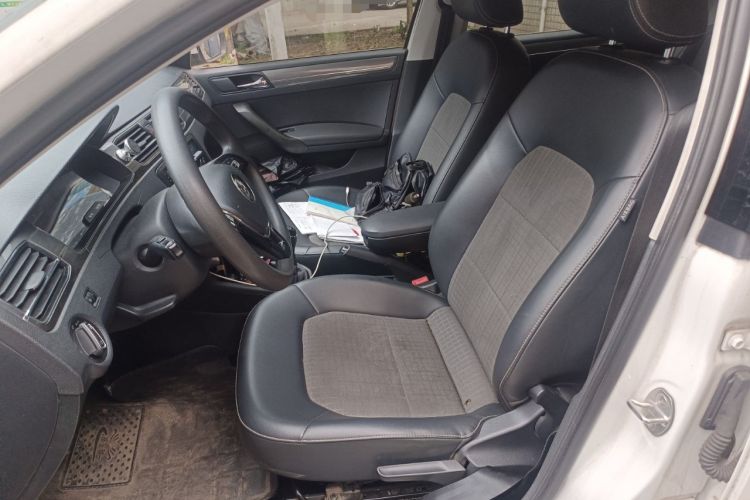 Used Volkswagen Santana 2016 1.6L Manual Comfort Edition
