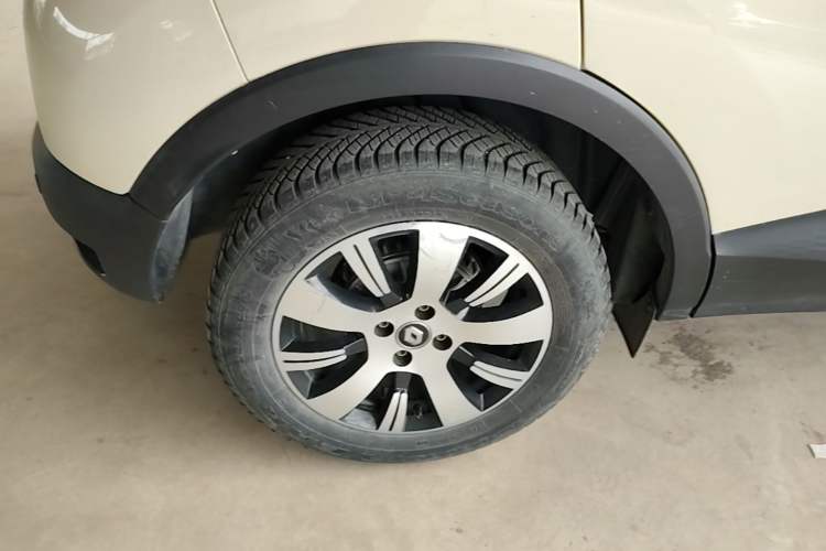 Used Renault Captur 2015 1.2T Automatic Standard Edition
