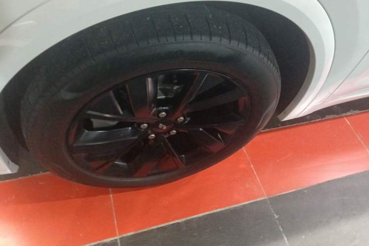 Used Li Auto L7 2023 Pro Model Exterior 4