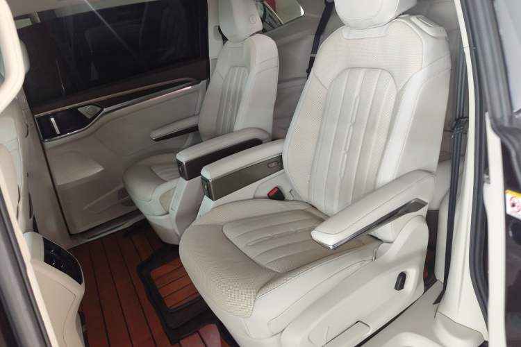 Used Volkswagen Viloran 2020 330TSI Luxury Edition