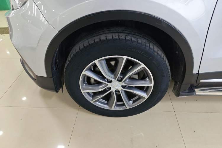 Used Geely Auto Emgrand X7 Sport 2018 1.8TD Automatic Two-Wheel Drive Zhiya Model Left Front Wheel Hub