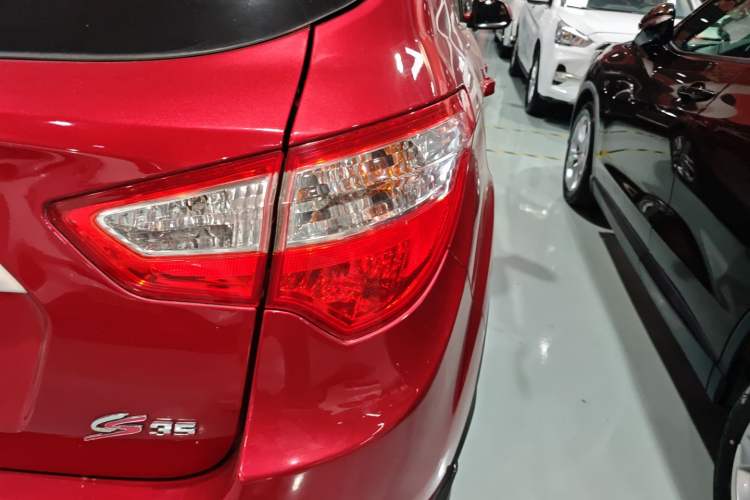 Used Changan CS35 2016 1.6L Manual Luxury Model China V Standard
