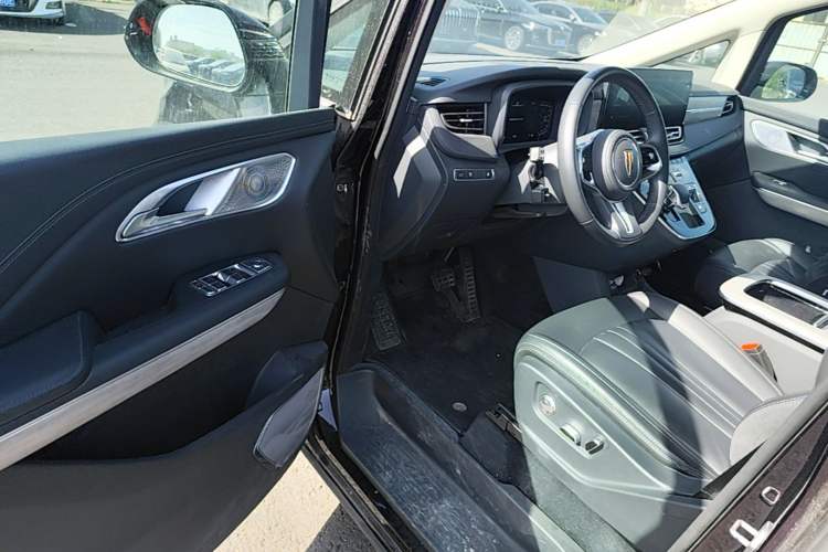 Used Hongqi HQ9 PHEV 2024 2.0T Four-Wheel Drive Business Edition Driver Seat