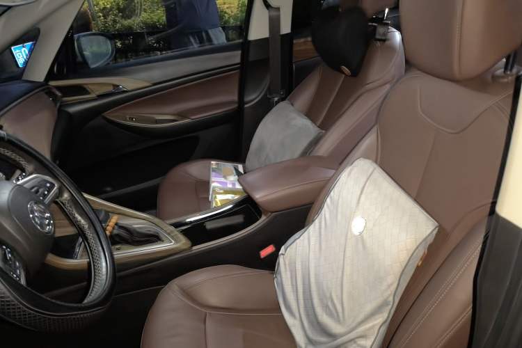 Used Buick GL6 2018 18T 6-Seater Prestige Model
