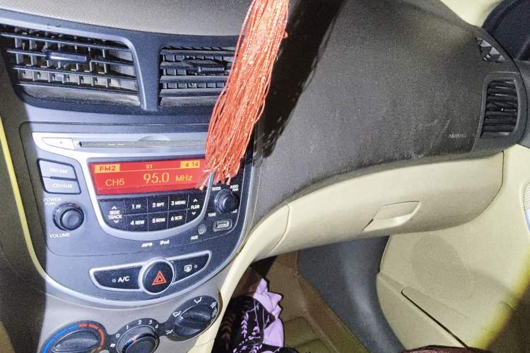 Used Hyundai Verna (older generation) 2010 Sedan 1.4L Manual Comfort GS
