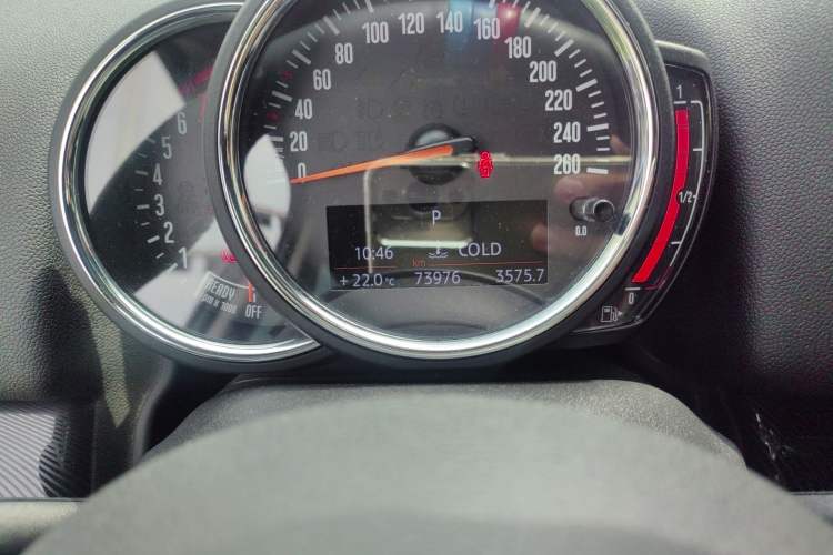 Used MINI Countryman 2017 1.5T COOPER ALL4 Traveler Odometer Close Up