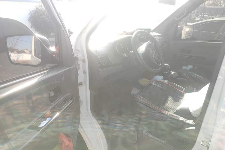 Used Dongfeng Yufeng Yufeng EM26 2023 Standard Edition 41.472 kWh Henan Lithium Power