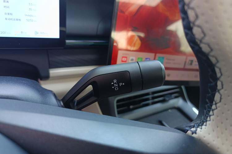 Used Lynk & Co 07 2024 EM-P 126 Long-Range Halo
