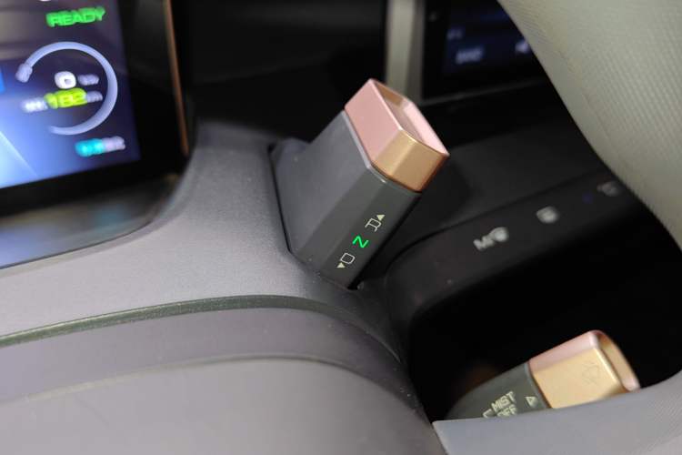 Used Baojun E200 2019 250KM Smart Drive Edition Gear Lever