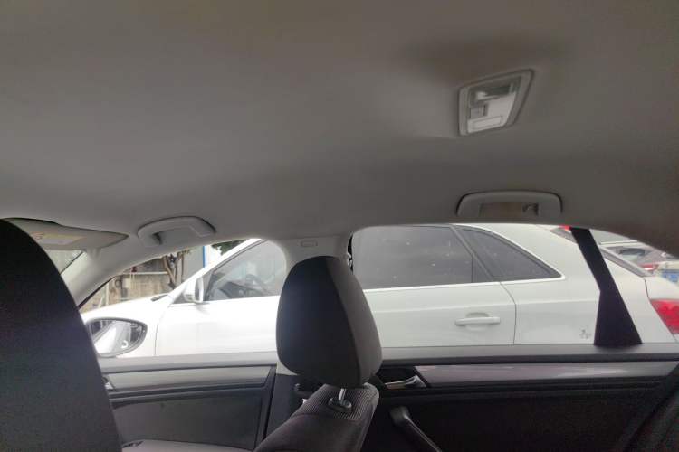 Used Volkswagen Bora 2018 1.5L Manual Fashion Model Headliner