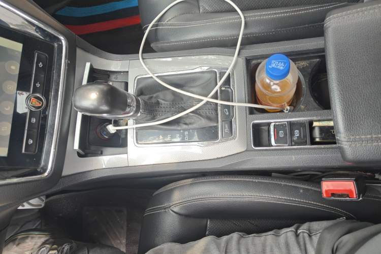 Used Roewe RX5 2016 20T Two-Wheel Drive Automatic Internet Smart Edition