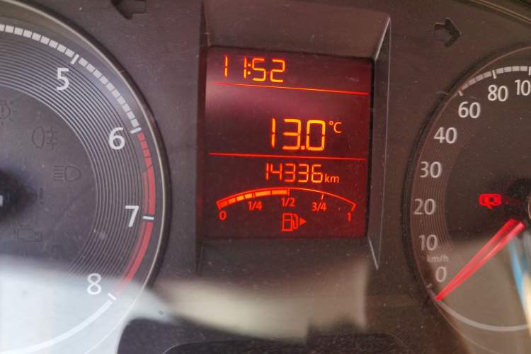 Used Volkswagen Santana 2019 1.5L Manual Fashion Edition China VI Standard Odometer Close Up