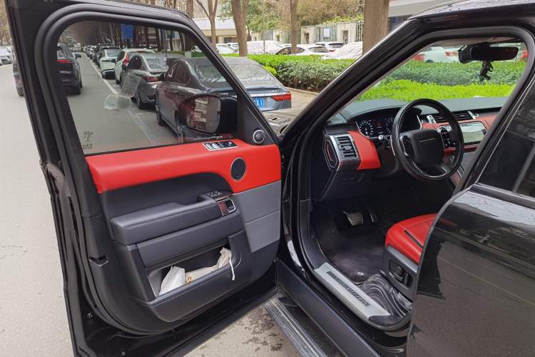 Used Land Rover Range Rover Sport 2022 3.0 L6 YAO Black Edition
