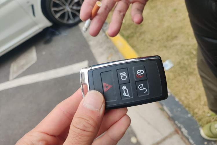 Used Land Rover Defender 2022 90 2.0T P300 Tiger-Power Ambition Edition