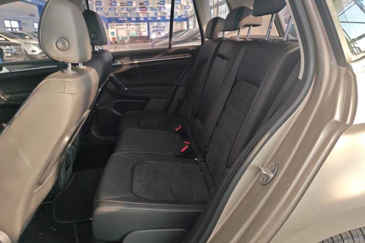 Used Volkswagen Golf Sportsvan 2018 230TSI Automatic Luxury Model