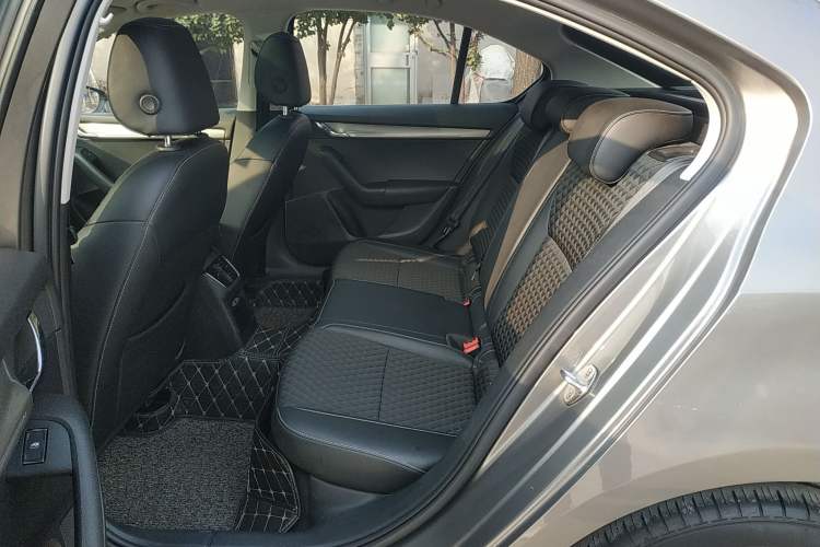 Used Skoda Octavia 2018 1.6L Automatic Luxury Edition