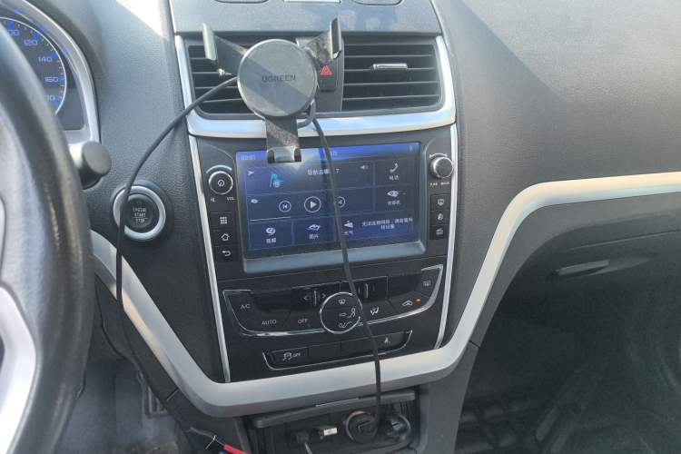 Used Geely Auto Emgrand New Energy 2017 EV300 Elite Model Audio And AC Panel