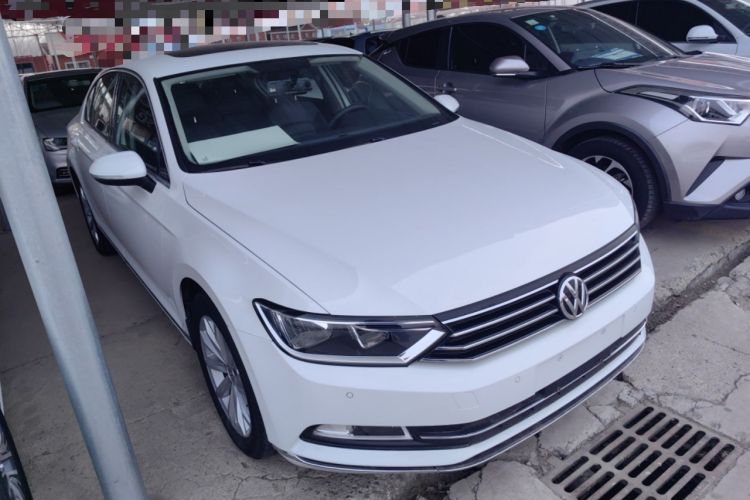 Used Volkswagen Magotan 2017 330TSI DSG Leading Model
