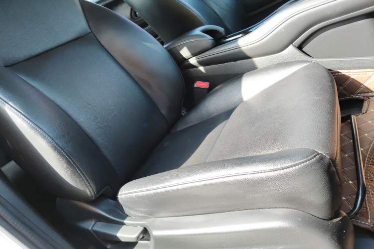 Used Honda Vezel 2017 1.8L CVT Front-Wheel Drive Pioneer Edition
