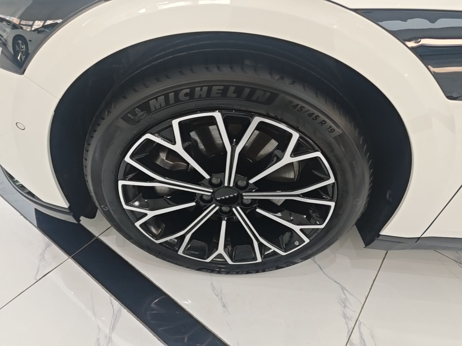Zeekr 007 2025 Long-Range Rear-Wheel-Drive Intelligent Driving Version 100 kWh — снимка 10