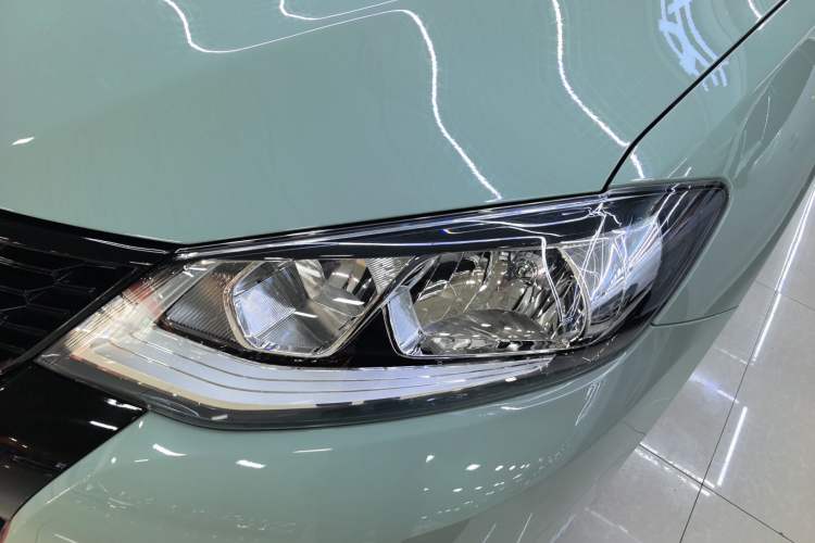 Used Nissan Tiida 2024 1.6L CVT Cool Dynamic Edition Left Front Headlight