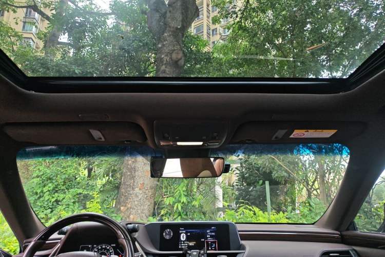 Used Lexus ES 2018 200 Luxury Edition China VI
