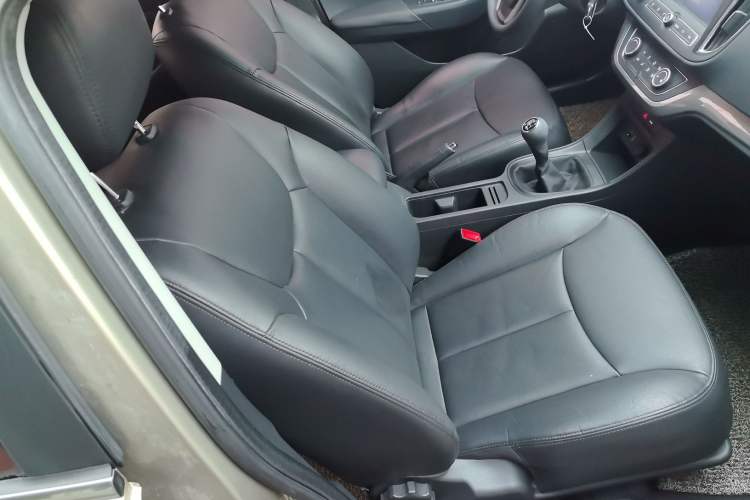 Used Roewe 360 2015 1.5L Manual Luxury Edition Right Front Seat