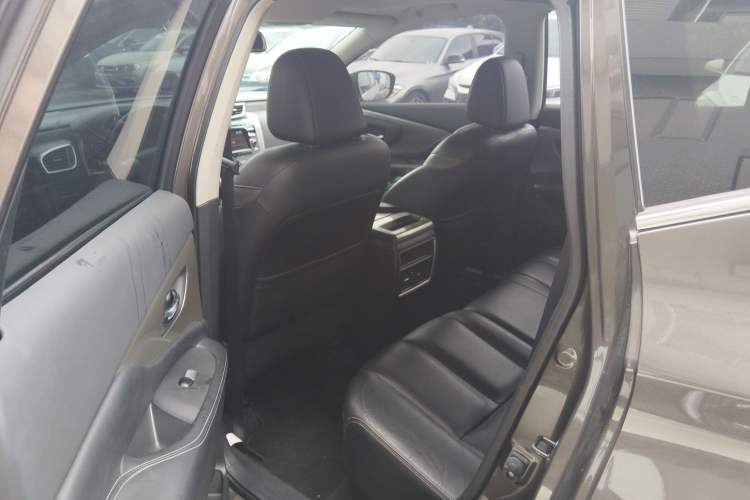 Used Nissan Murano 2015 2.5L XL Two-Wheel Drive Smart Edition
