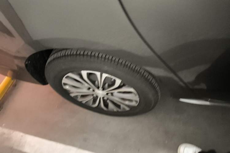 Used Buick GL8 2023 Facelifted Land Cruiser Executive Luxury Version
