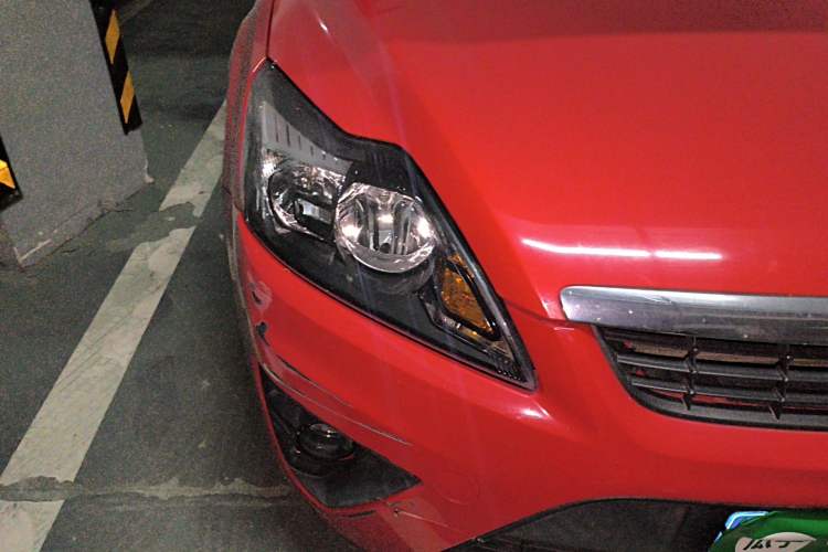 Used Ford Focus 2012 Hatchback Classic 1.8L Automatic Base Model Right Front Headlight