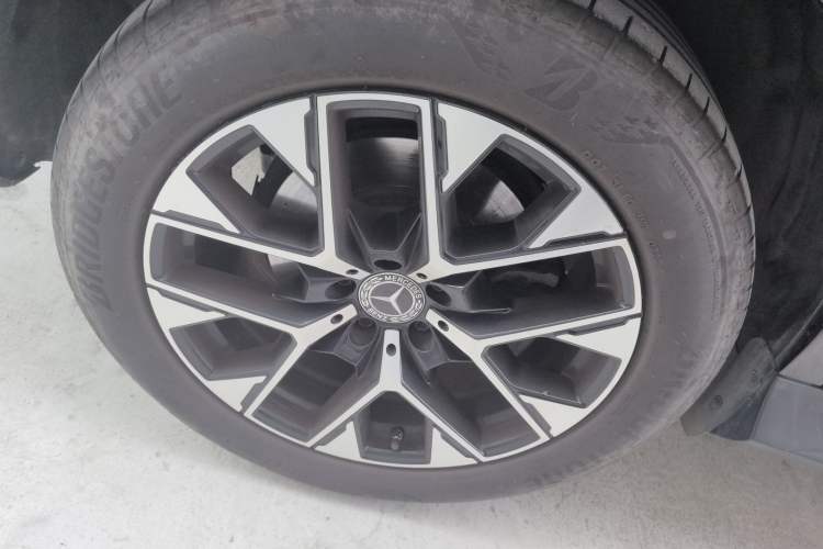 Used Mercedes-Benz GLC 2024 GLC 260 L 4MATIC Luxury Model 5 Seats
