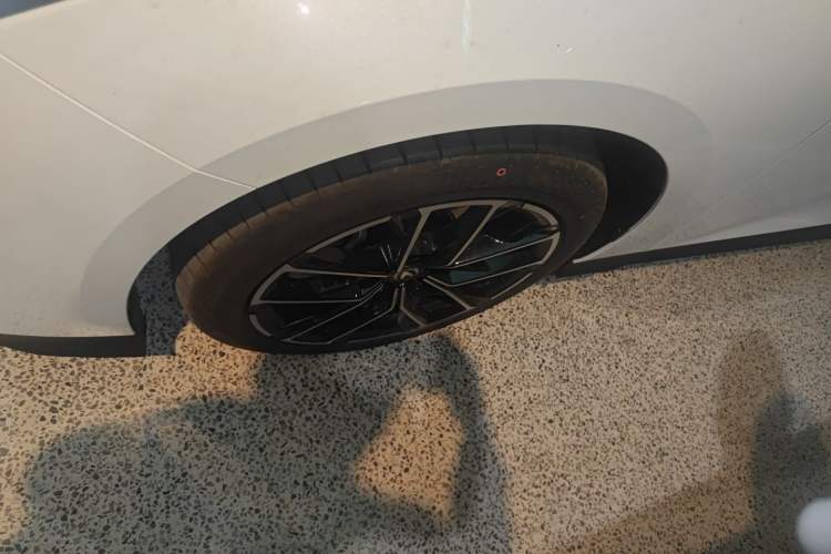 Used CHANGAN UNI-V iDD 2024 Blue Whale Smart Electric iDD 136km ZhiKu Model
