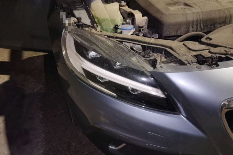 Used Volvo V40  Right Front Headlight