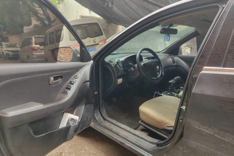 Used Hyundai Celesta 2011 1.6L Manual Comfort Edition