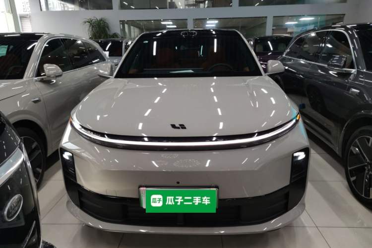 Used Li Auto L6 2025 Pro Smart Refresh Edition Front