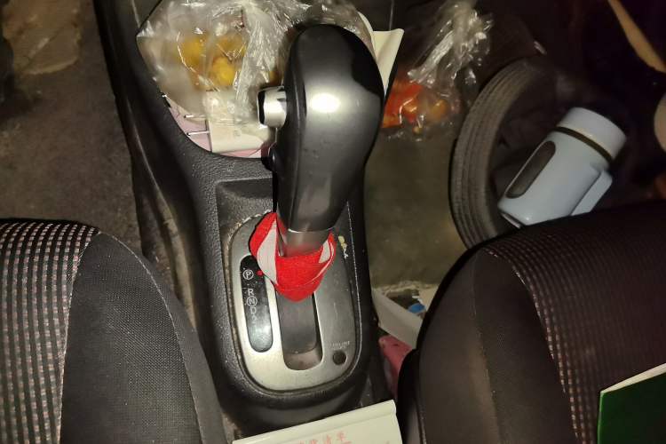 Used Nissan Livina 2010 JINRUI Edition 1.6L Automatic Standard Model Gear Lever