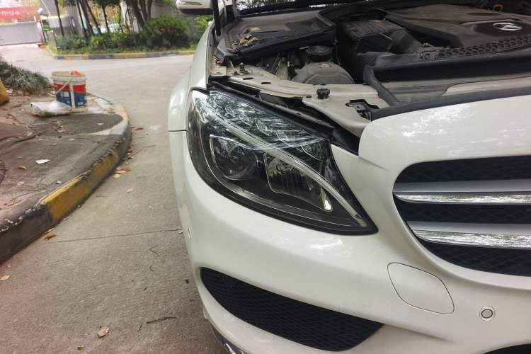 Used Mercedes-Benz C-Class 2015 Revised C 200 L Sport Edition Right Front Headlight