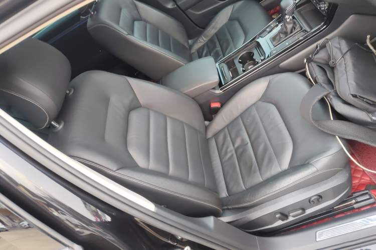 Used Volkswagen Phideon 2019 380TSI Two-Wheel Drive Business Edition China VI Standard
