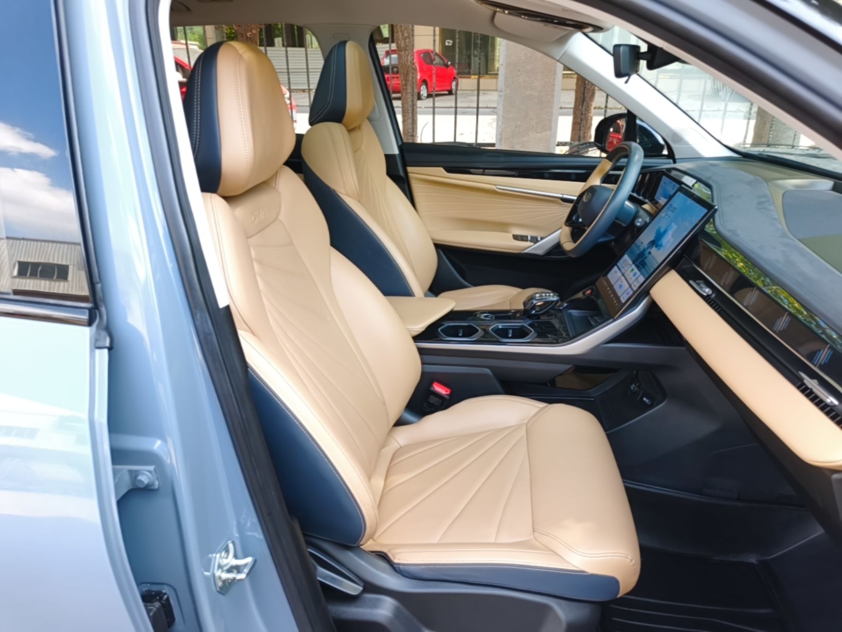 Geely Auto FX11 2023 1.5TD DCT Luxury Version — снимка 19