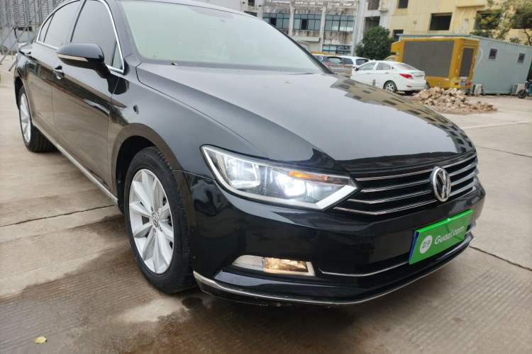 Used Volkswagen Magotan 2017 330TSI DSG Leading Model
